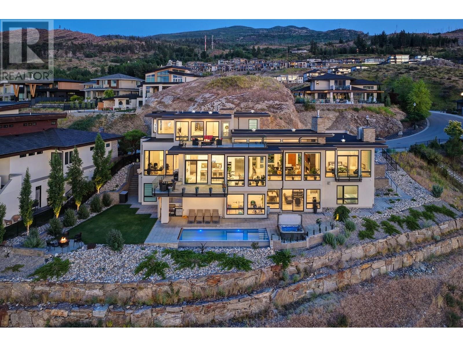 For sale: 449 Swan Drive, Kelowna, British Columbia V1W5L9