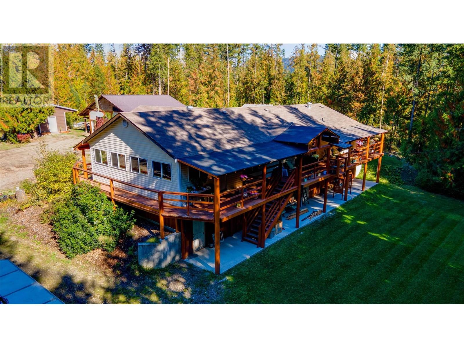 Primary image of 2681 Trans Canada Hwy.|Sorrento, British Columbia V0E2W0