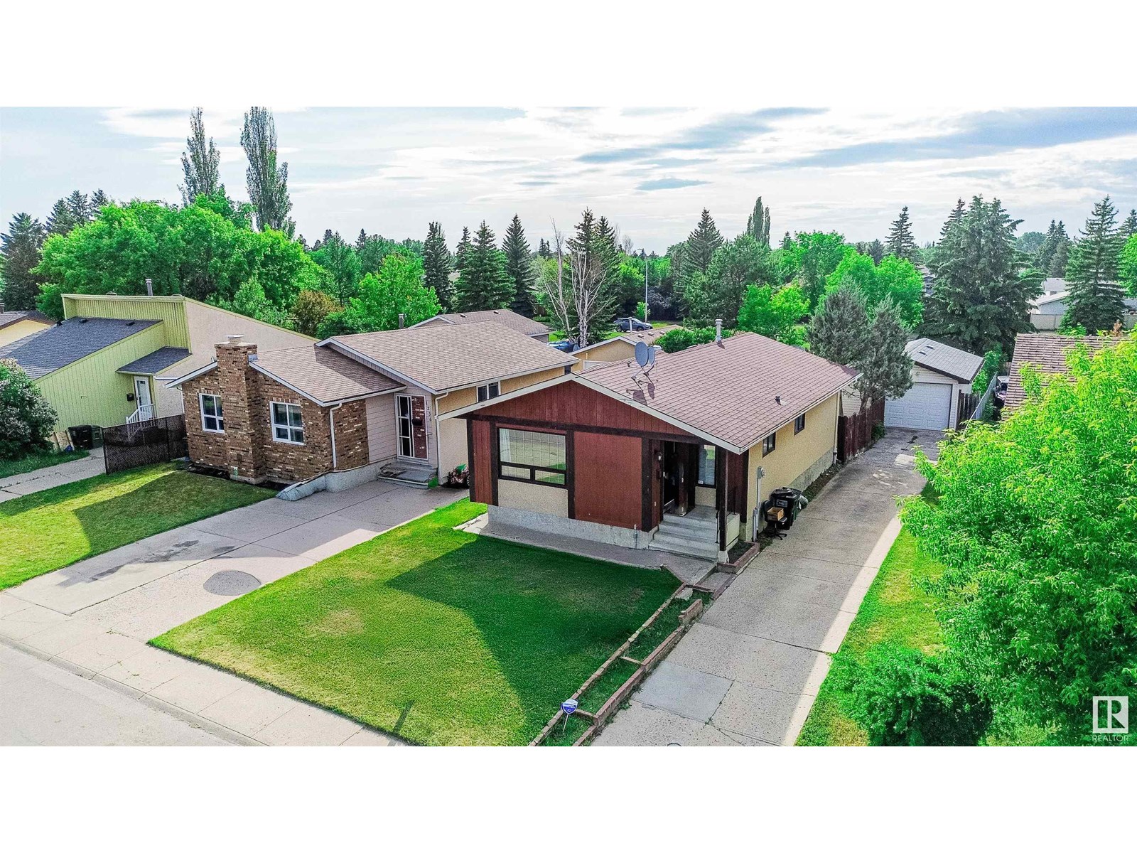 Property image for 1240 65 ST NW|Edmonton, Alberta T6L2E7