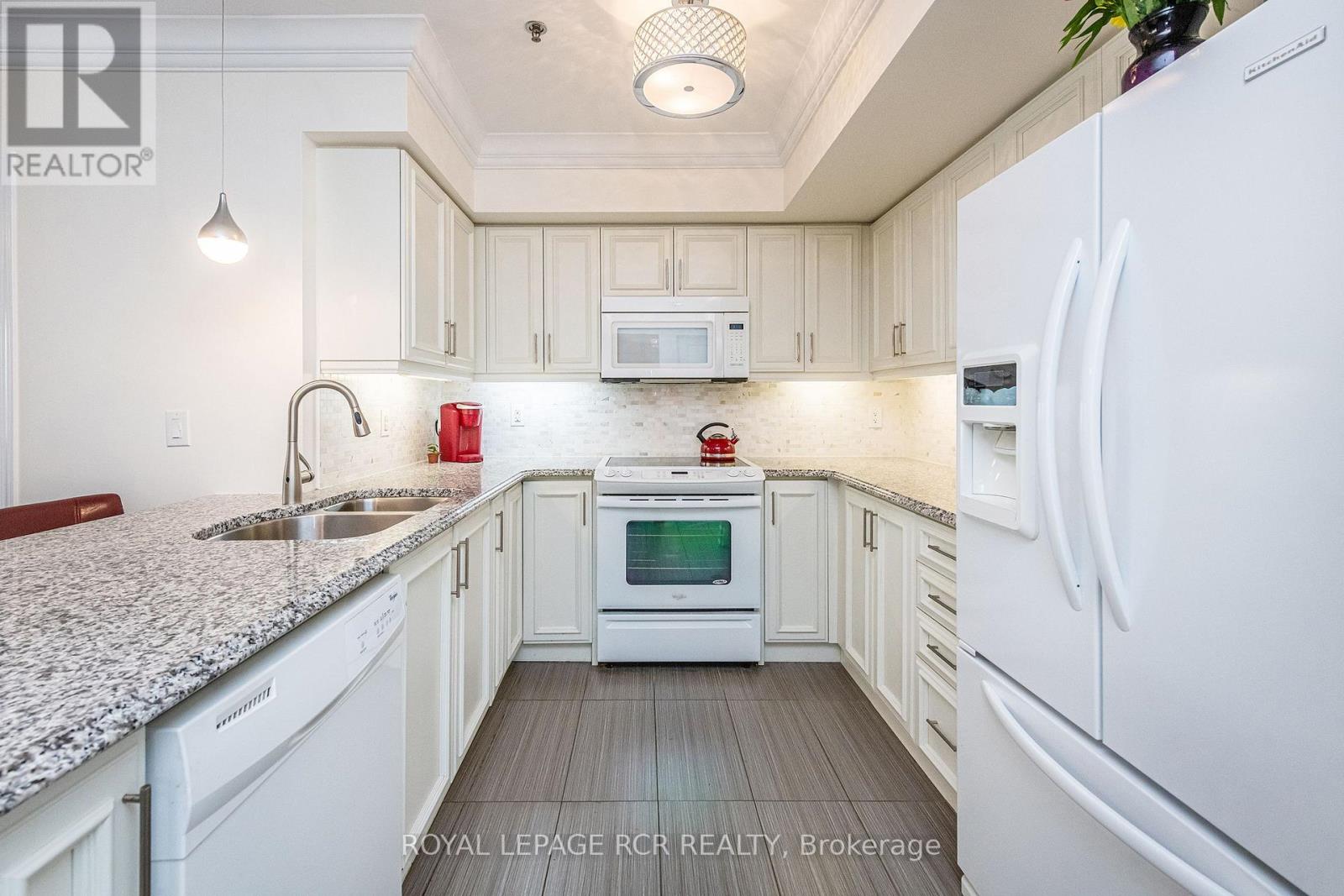 Property image for 106 - 60 BAYCLIFFE CRESCENT|Brampton (Northwest Brampton), Ontario L7A0Z4