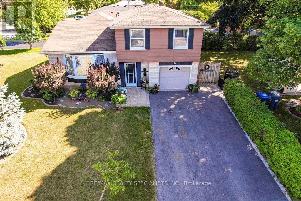 Property image for 28 BROMLEY CRESCENT|Brampton (Avondale), Ontario L6T1Z1