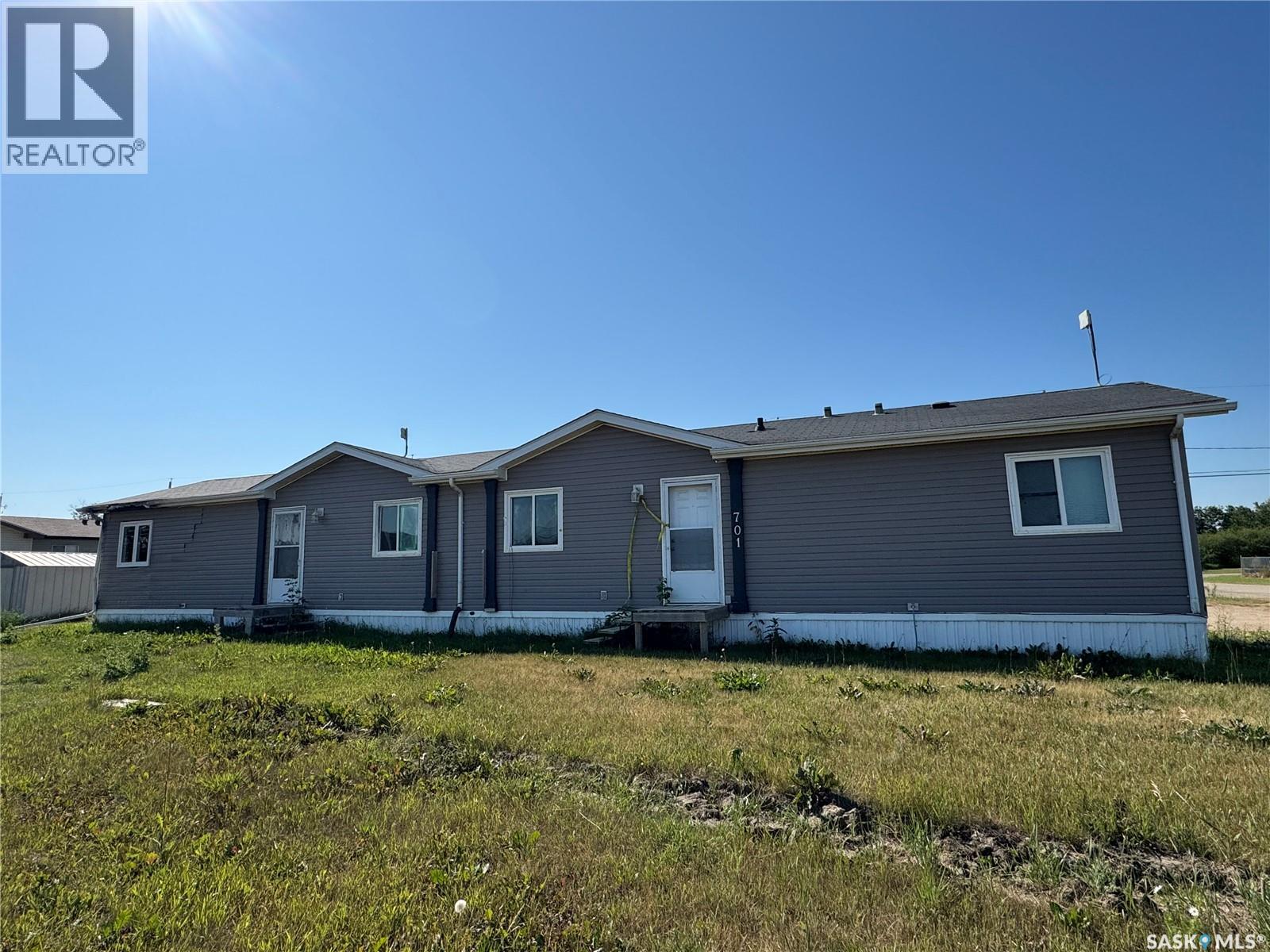 Shellbrook For sale: 701 2nd AVENUE E, Shellbrook, Saskatchewan S0J2E0 - SK014989 ...