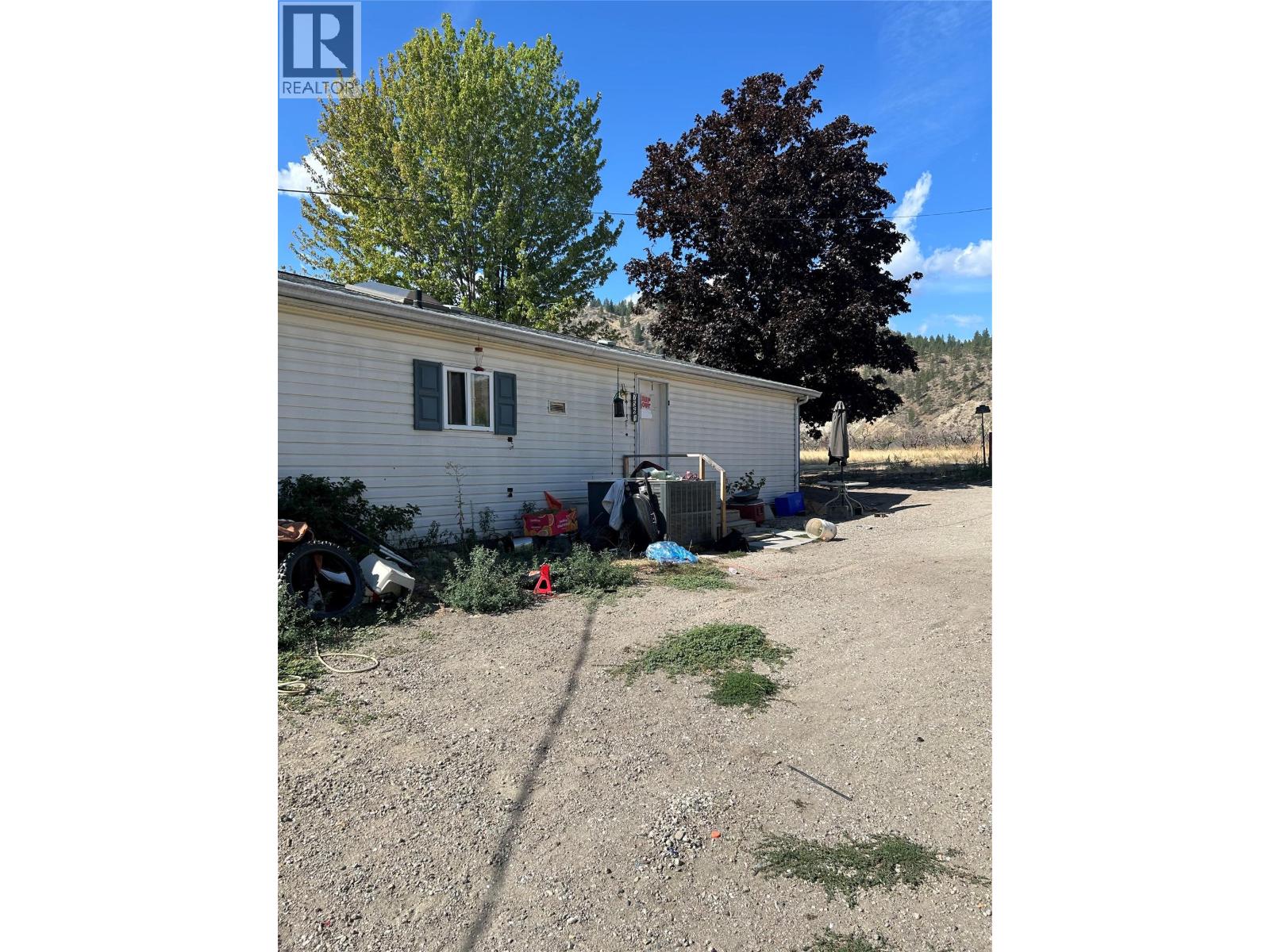 For sale: 7561 Highway 97, Oliver, British Columbia V0H1T5