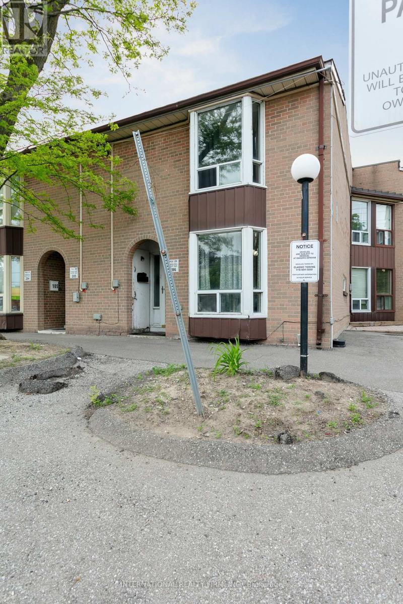 Property image for 106 - 250 JOHN GARLAND BOULEVARD|Toronto (West Humber-Clairville), Ontario M9V1N8