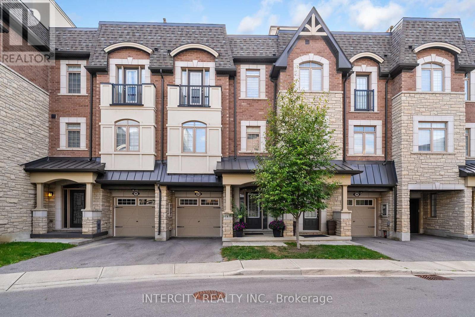 Property image for 94 GLAZEBROOK DRIVE|Vaughan (East Woodbridge), Ontario L4L0H9