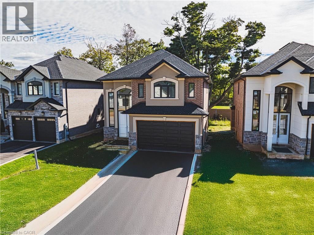 52 CESAR Place, Ancaster, Ontario L9G0G3