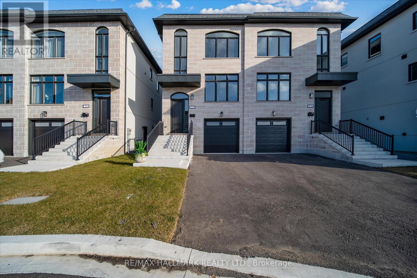 Property image for 31 ST.GASPAR'S COURT|Toronto (Humber Summit), Ontario M9L2J7