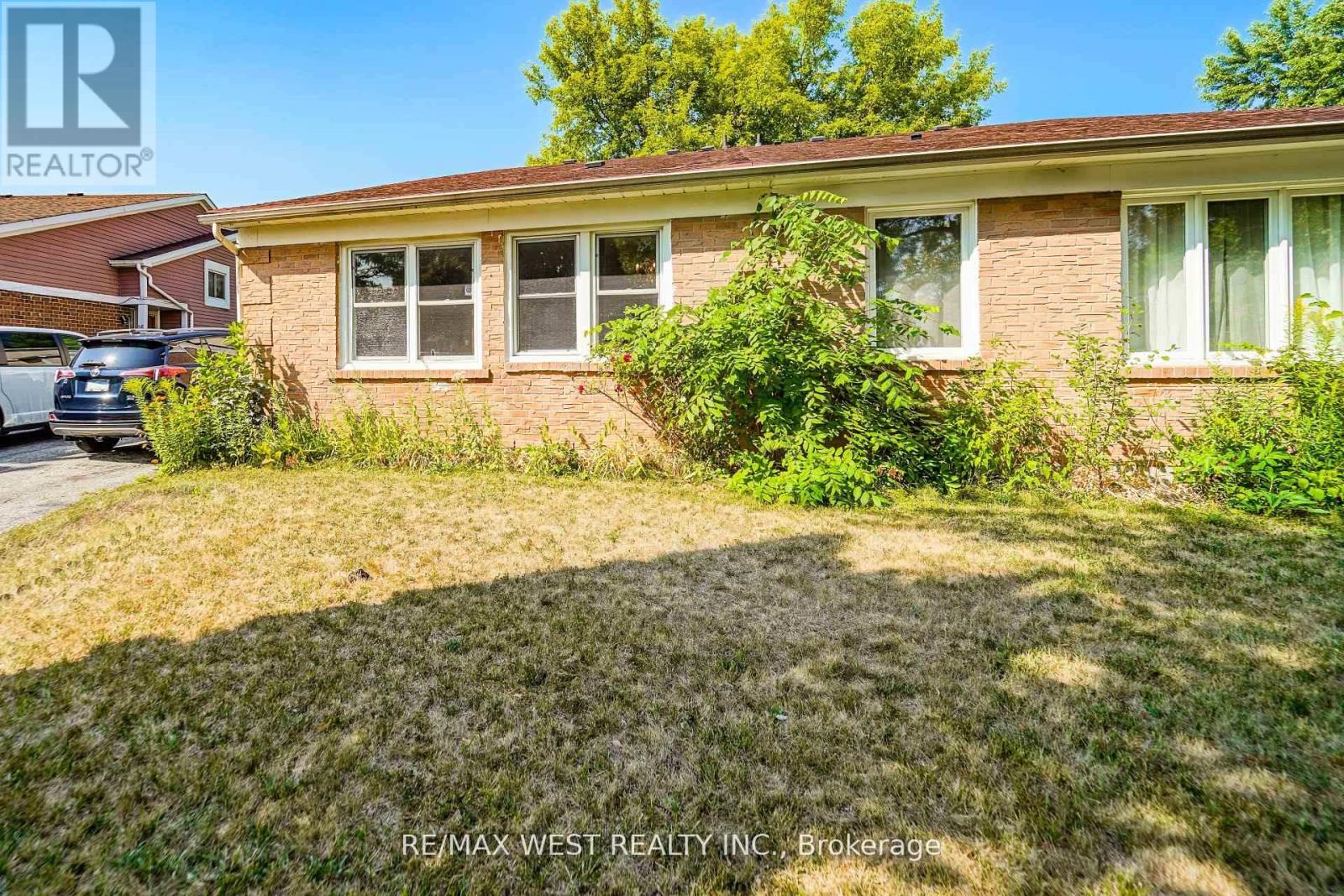 Property image for 18 STANBRIDGE COURT|Toronto (Malvern), Ontario M1B2S5