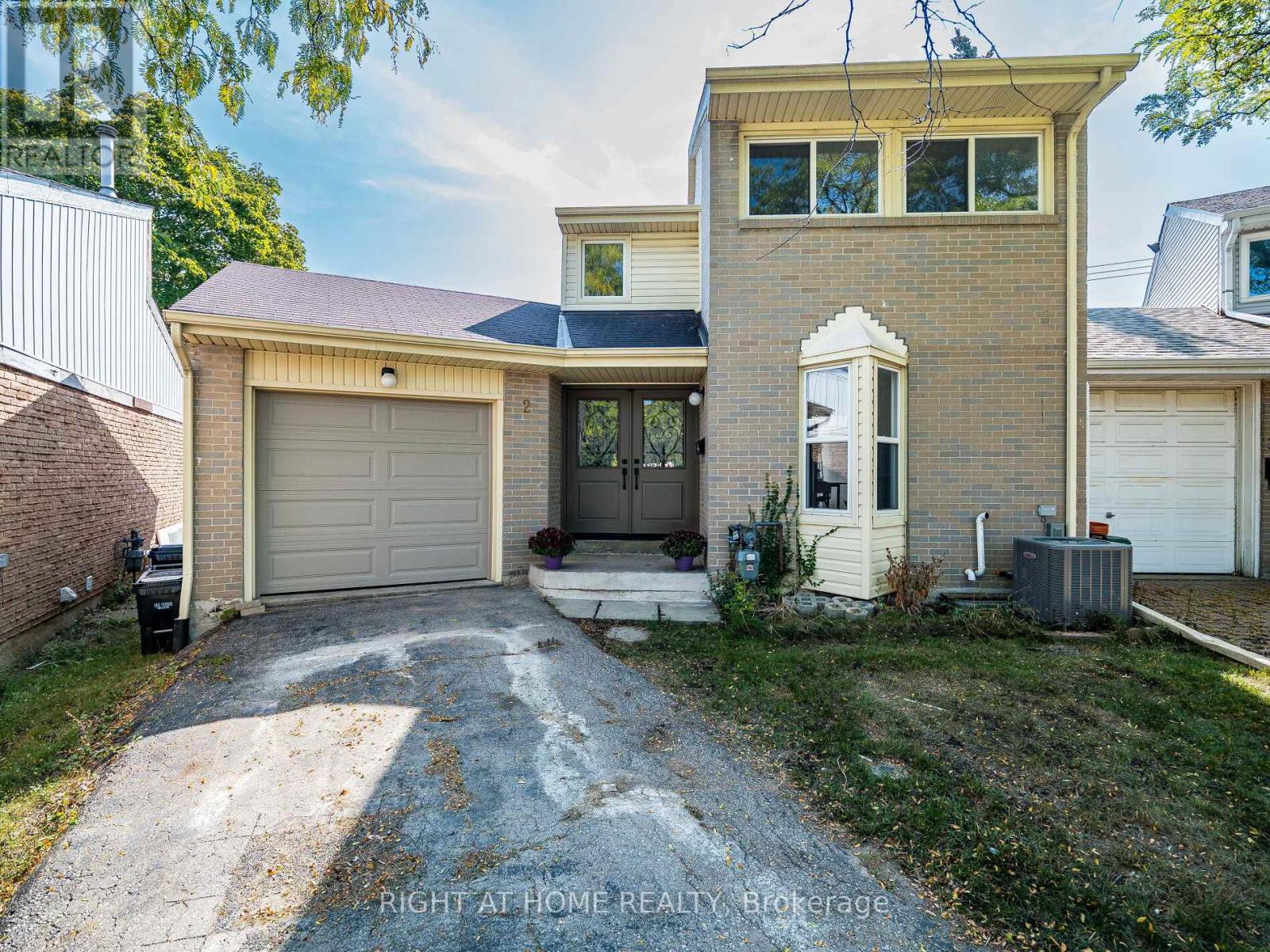 Property image for 2 GILES COURT|Toronto (Mount Olive-Silverstone-Jamestown), Ontario M9V4C5