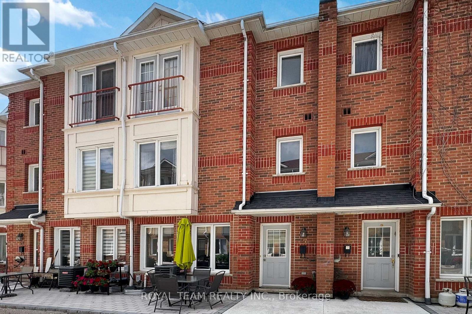 Property image for 57 - 151 TOWNSGATE DRIVE|Vaughan (Crestwood-Springfarm-Yorkhill), Ontario L4J8J7