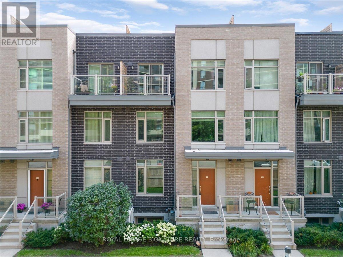 Property image for 61 - 35 APPLEWOOD LANE|Toronto (Etobicoke West Mall), Ontario M9C0C1