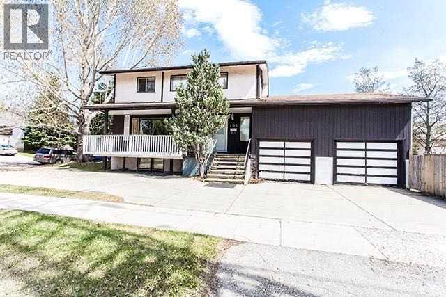 House for Sale in 105 Valhalla Crescent NW|Calgary, Alberta T3A1Z7 2