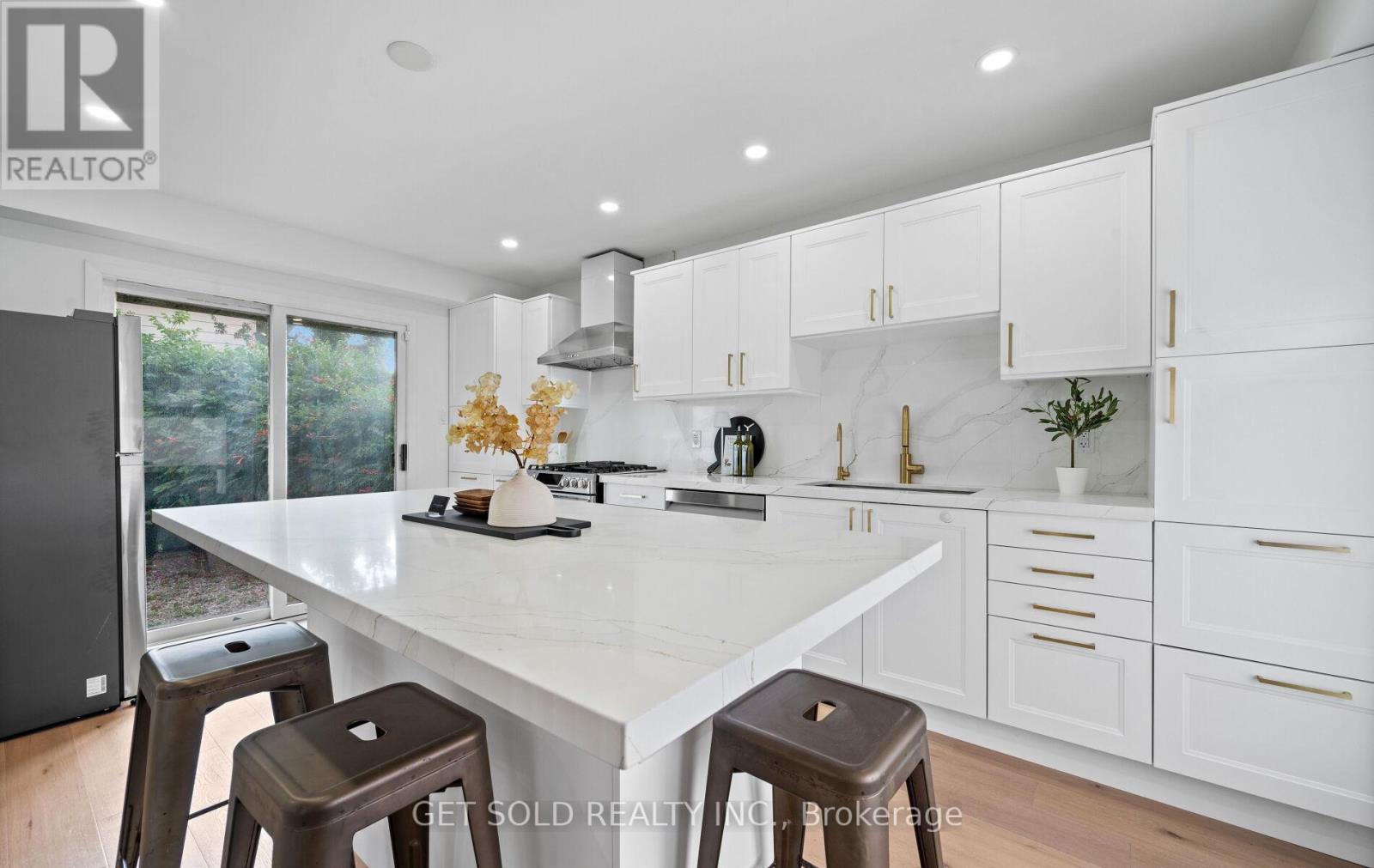 Property image for 36 SHALOM CRESCENT|Toronto (West Humber-Clairville), Ontario M9V4J4