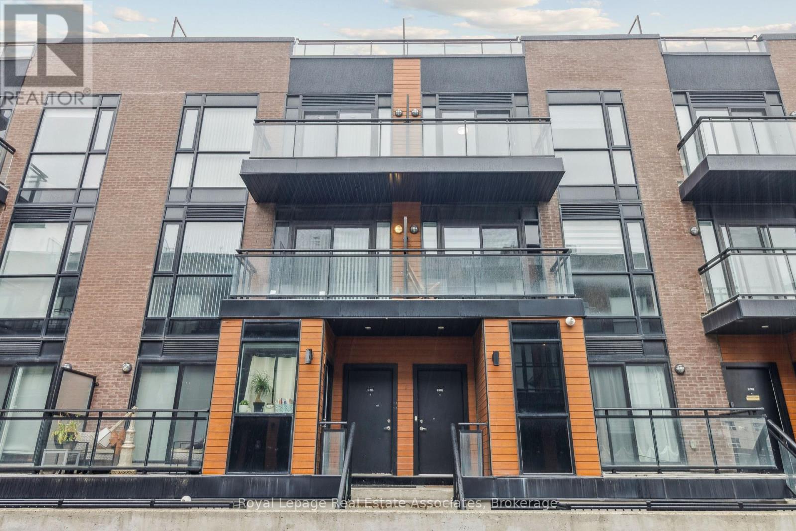 Property image for D203 - 5289 HIGHWAY 7|Vaughan (Vaughan Grove), Ontario L4L0J1