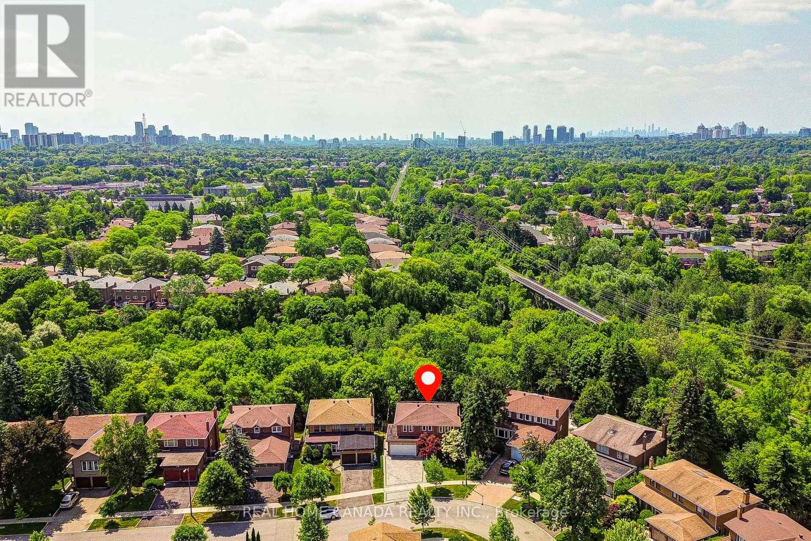 Property image for 20 SADDLETREE DRIVE|Toronto (Bayview Woods-Steeles), Ontario M2H3L3