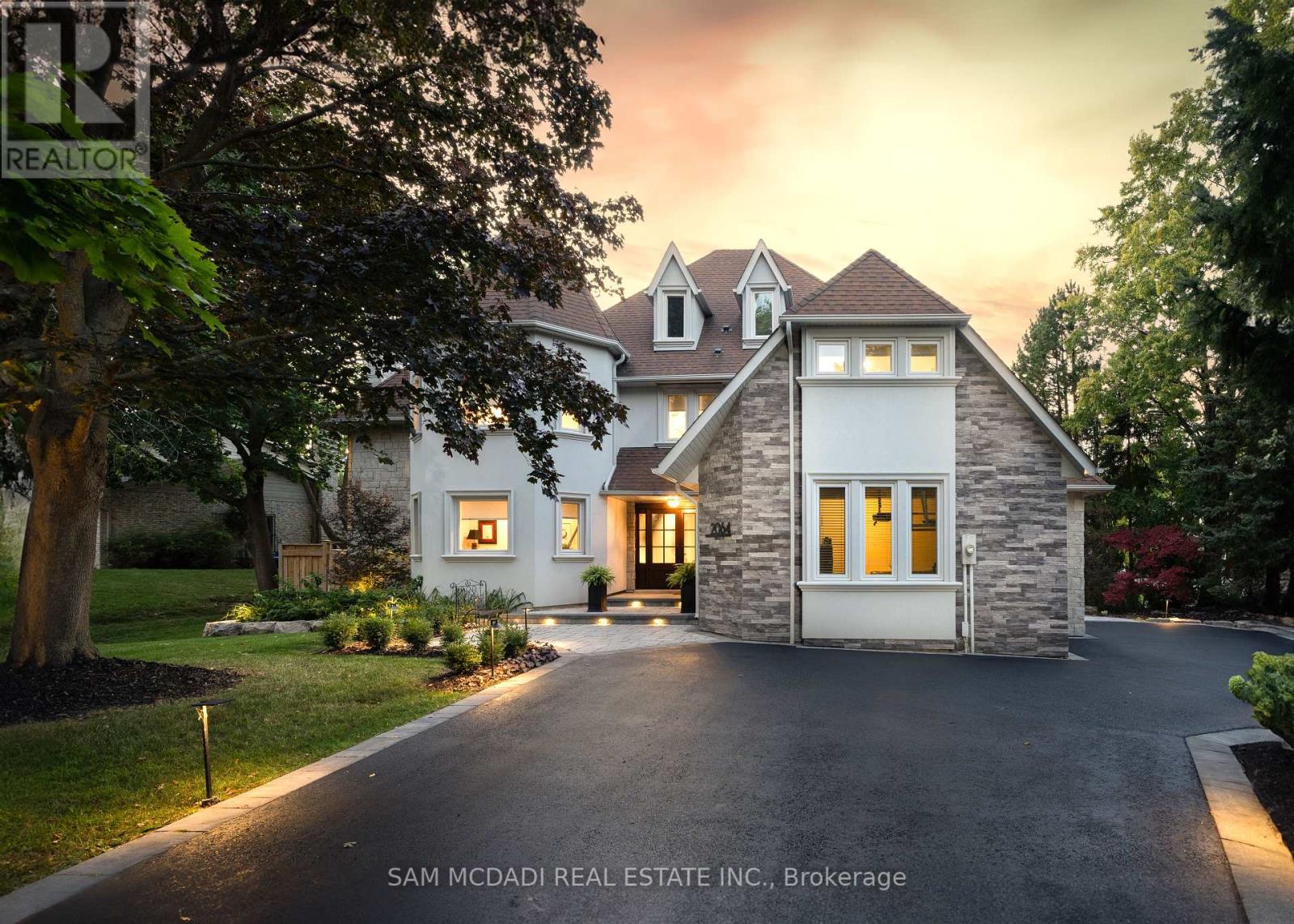 Property image for 2064 ALMIRA COURT|Mississauga (Sheridan), Ontario L5H4A5