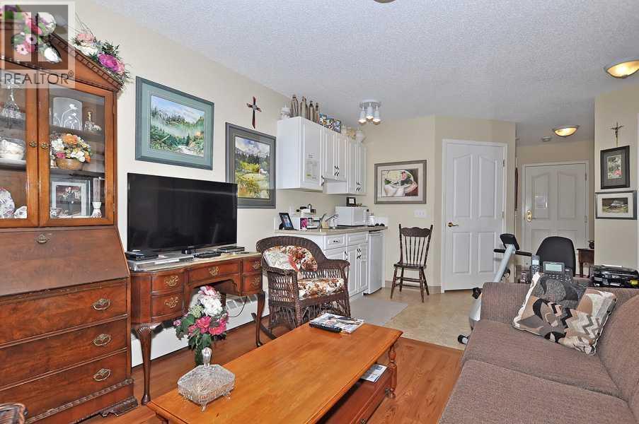 Apartment for Sale in 1240, 5200 44 Avenue NE|Calgary, Alberta T1Y7L4 5