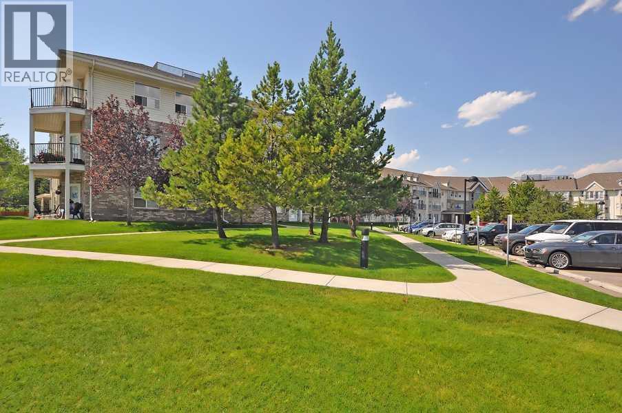 Apartment for Sale in 1240, 5200 44 Avenue NE|Calgary, Alberta T1Y7L4 2