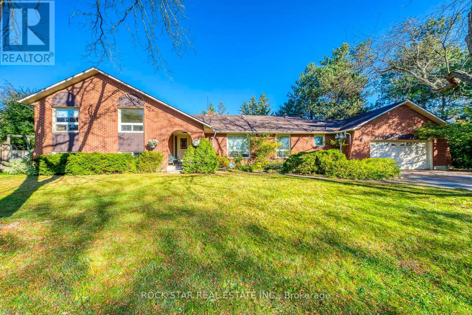Property image for 14 CAIRNMORE COURT|Brampton (Snelgrove), Ontario L6Z1T6