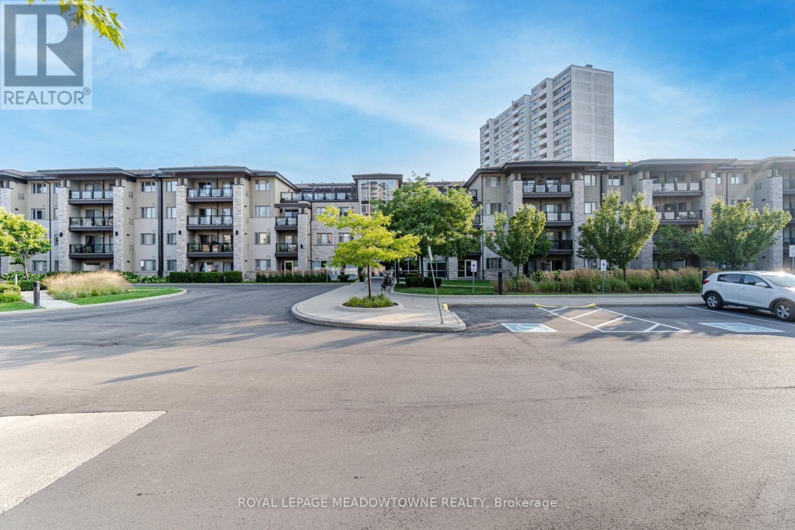 Property image for 137 - 570 LOLITA GARDENS|Mississauga (Mississauga Valleys), Ontario L5A0A1