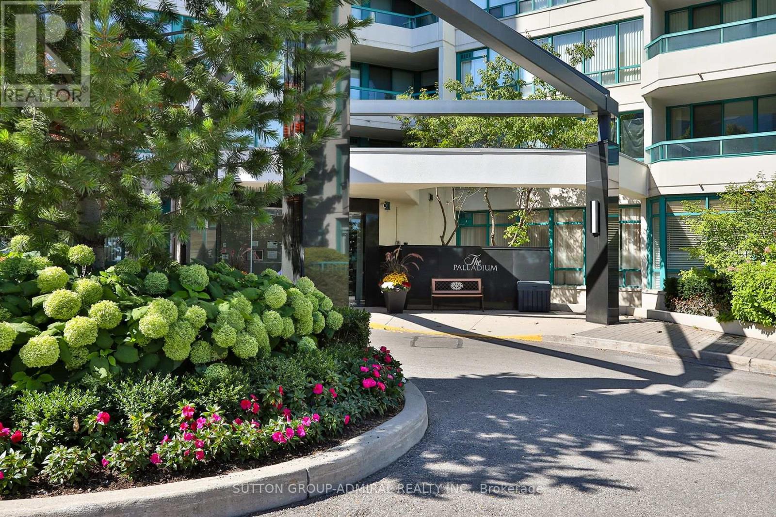 Property image for 610 - 7250 YONGE STREET|Vaughan (Crestwood-Springfarm-Yorkhill), Ontario L4J7X1