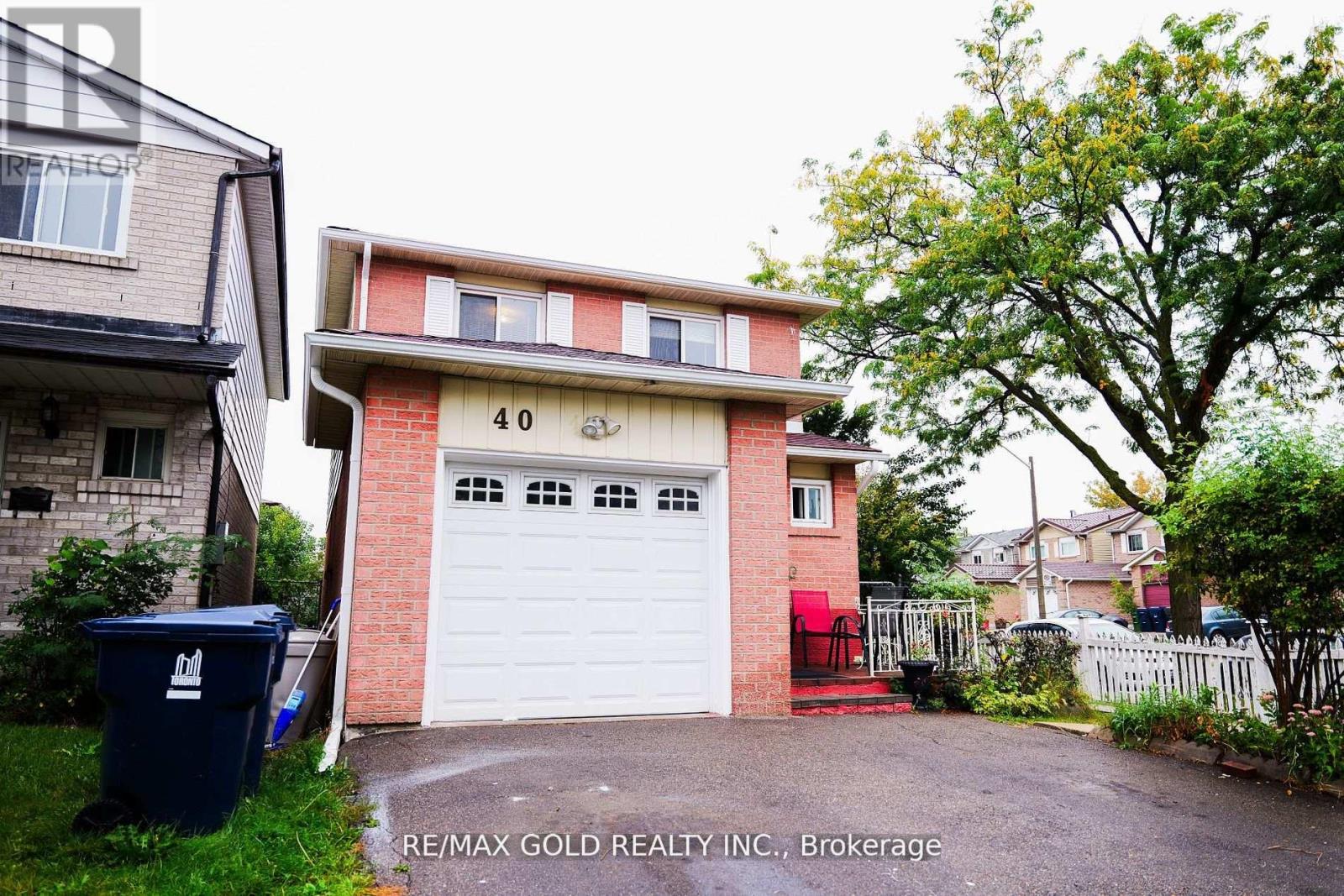 Property image for 40 GLEN HOLLOW AVENUE|Toronto (West Humber-Clairville), Ontario M9W6C6