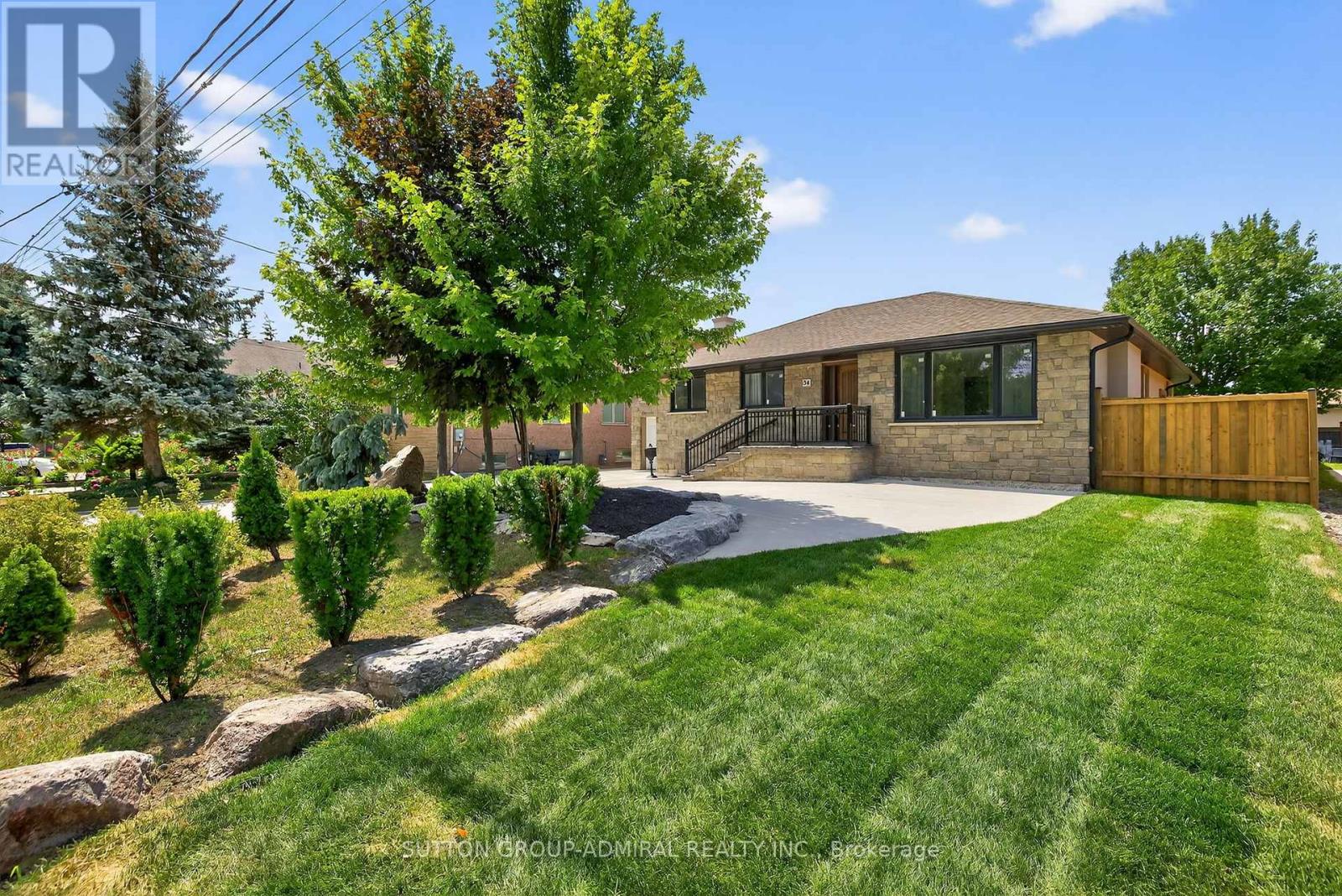 Property image for 34 KNOX AVENUE|Toronto (Humber Summit), Ontario M9L2M3