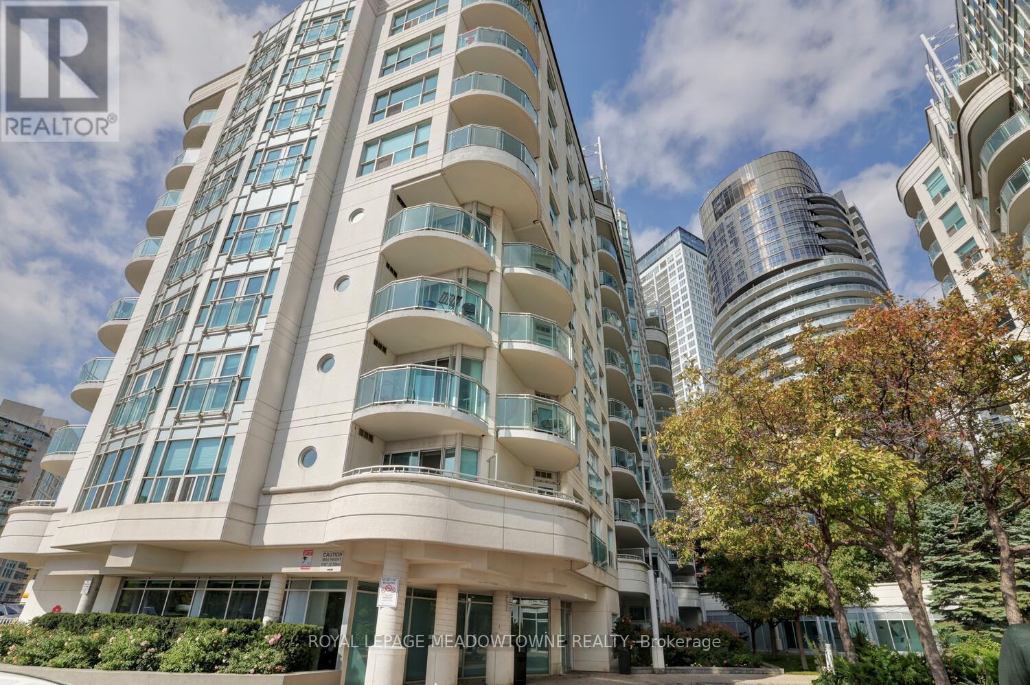 Property image for 633 - 600 QUEENS QUAY|Toronto (Waterfront Communities), Ontario M5V3M3