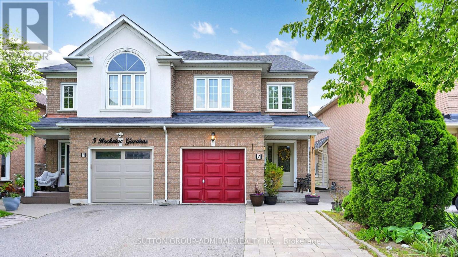 Property image for 7 ROCKVIEW GARDENS|Vaughan (Concord), Ontario L4K4W4