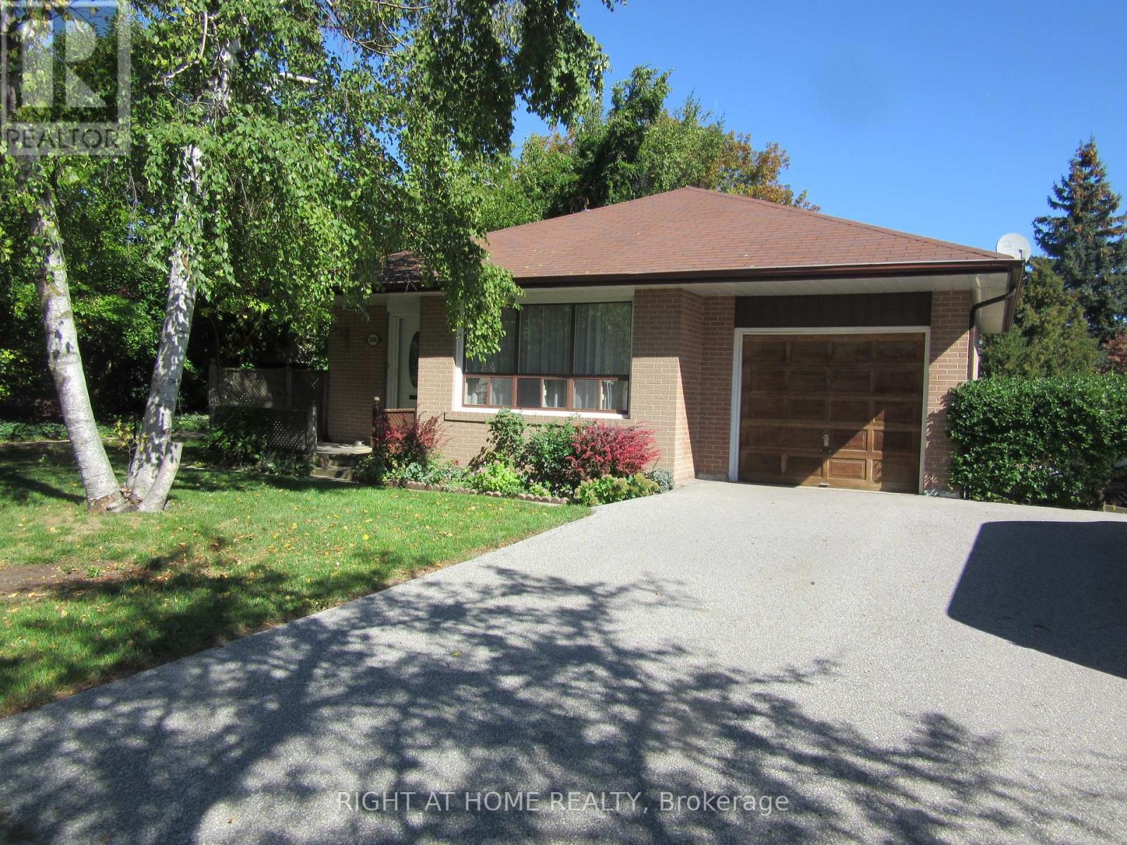 Property image for 1588 HOBBS CRESCENT|Mississauga (Clarkson), Ontario L5J3R9