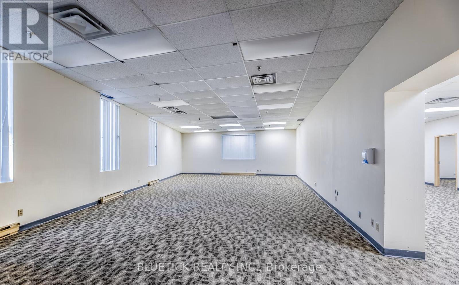 For rent: 1 - 44 ROLARK DRIVE, Toronto (Wexford-Maryvale), Ontario ...