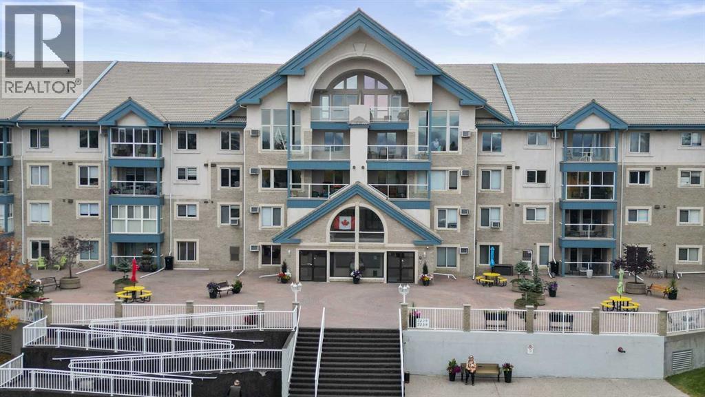 Property image for 404, 7239 Sierra Morena Boulevard SW|Calgary, Alberta T3H3L7
