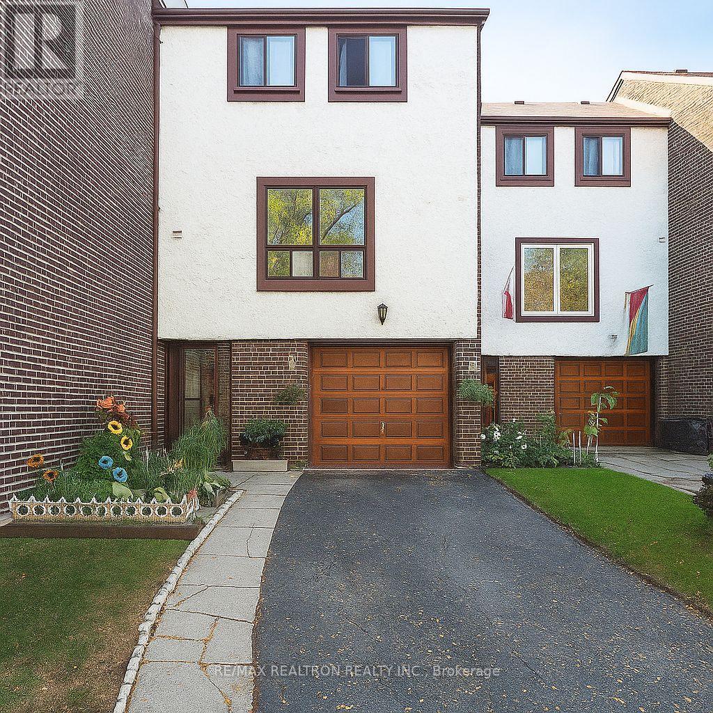 Property image for 26 - 7707 DARCEL AVENUE|Mississauga (Malton), Ontario L4T3W9