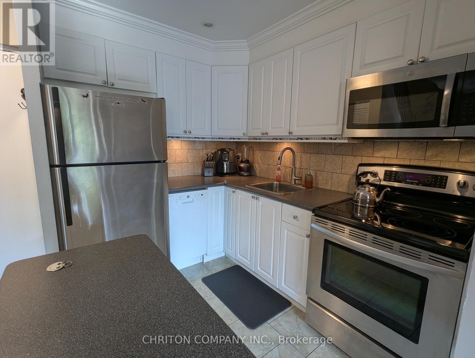 Property image for 122 - 2001 BONNYMEDE DRIVE|Mississauga (Clarkson), Ontario L5J4H8