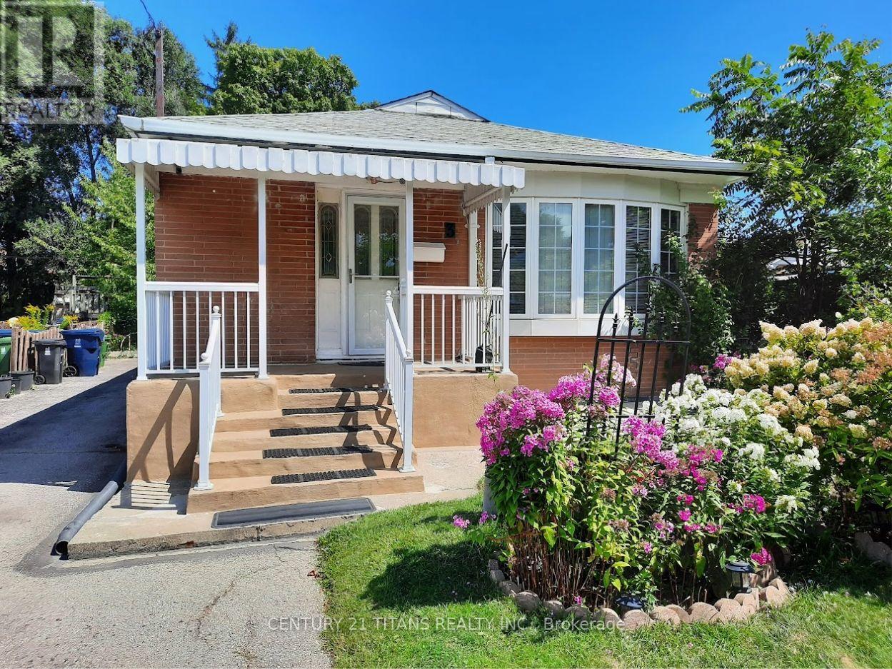 Property image for 3 SAUGEEN CRESCENT|Toronto (Kennedy Park), Ontario M1K3M8