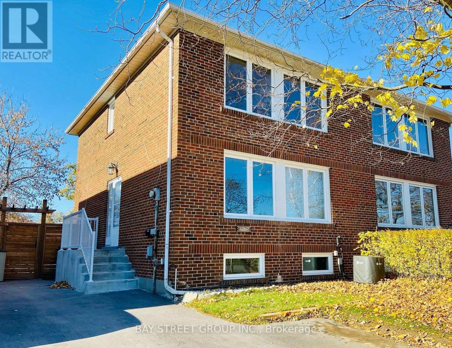 Property image for 2175 WISEMAN COURT|Mississauga (Clarkson), Ontario L5J1P3