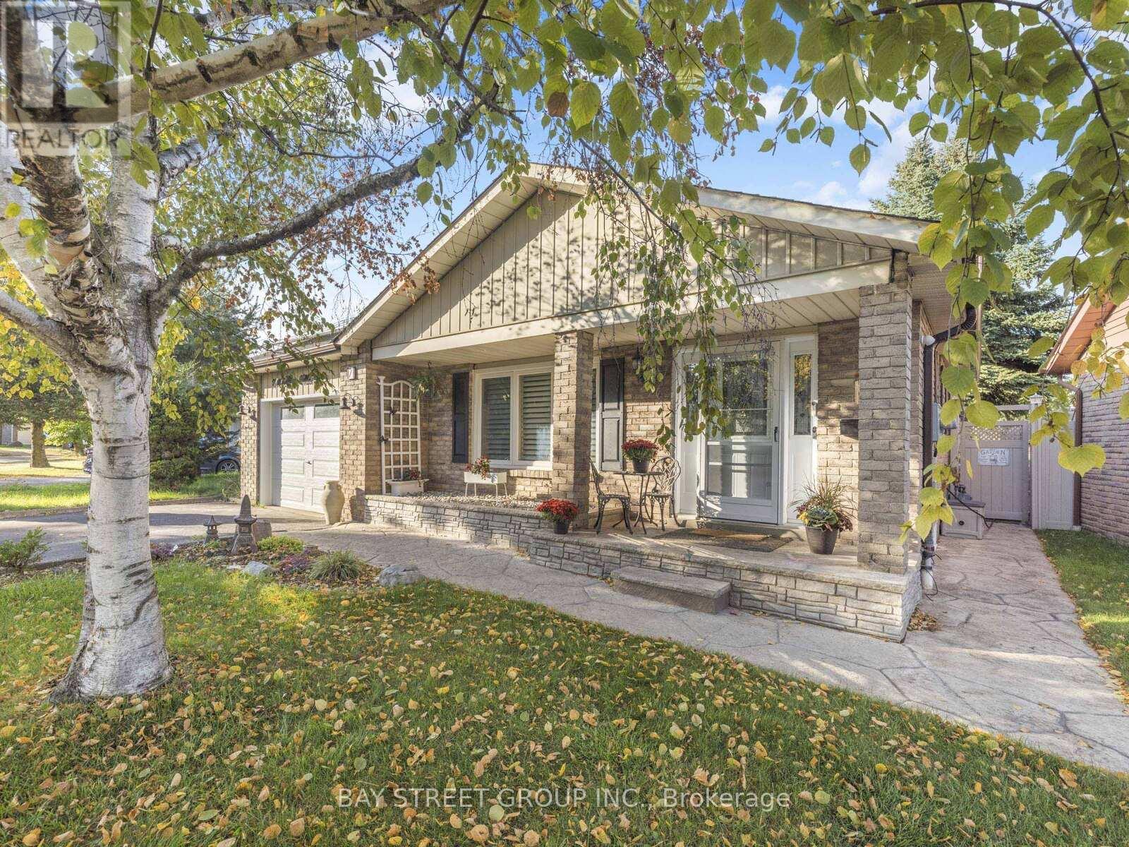 Property image for 7 WHISTLING HILLS DRIVE|Toronto (Milliken), Ontario M1V2B6