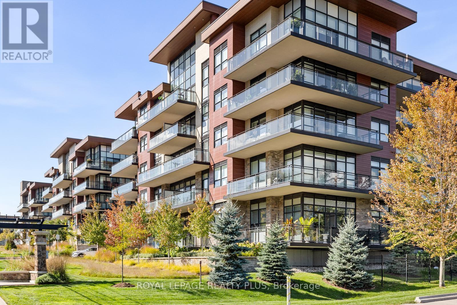 Property image for 327 - 1575 LAKESHORE ROAD W|Mississauga (Clarkson), Ontario L5J0B1