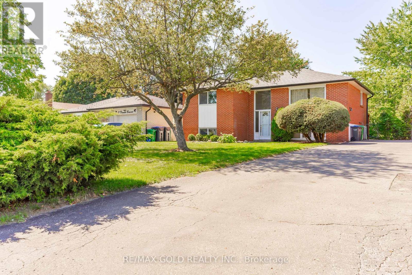 Property image for 20 DUNSTER CRESCENT|Brampton (Southgate), Ontario L6T3J7