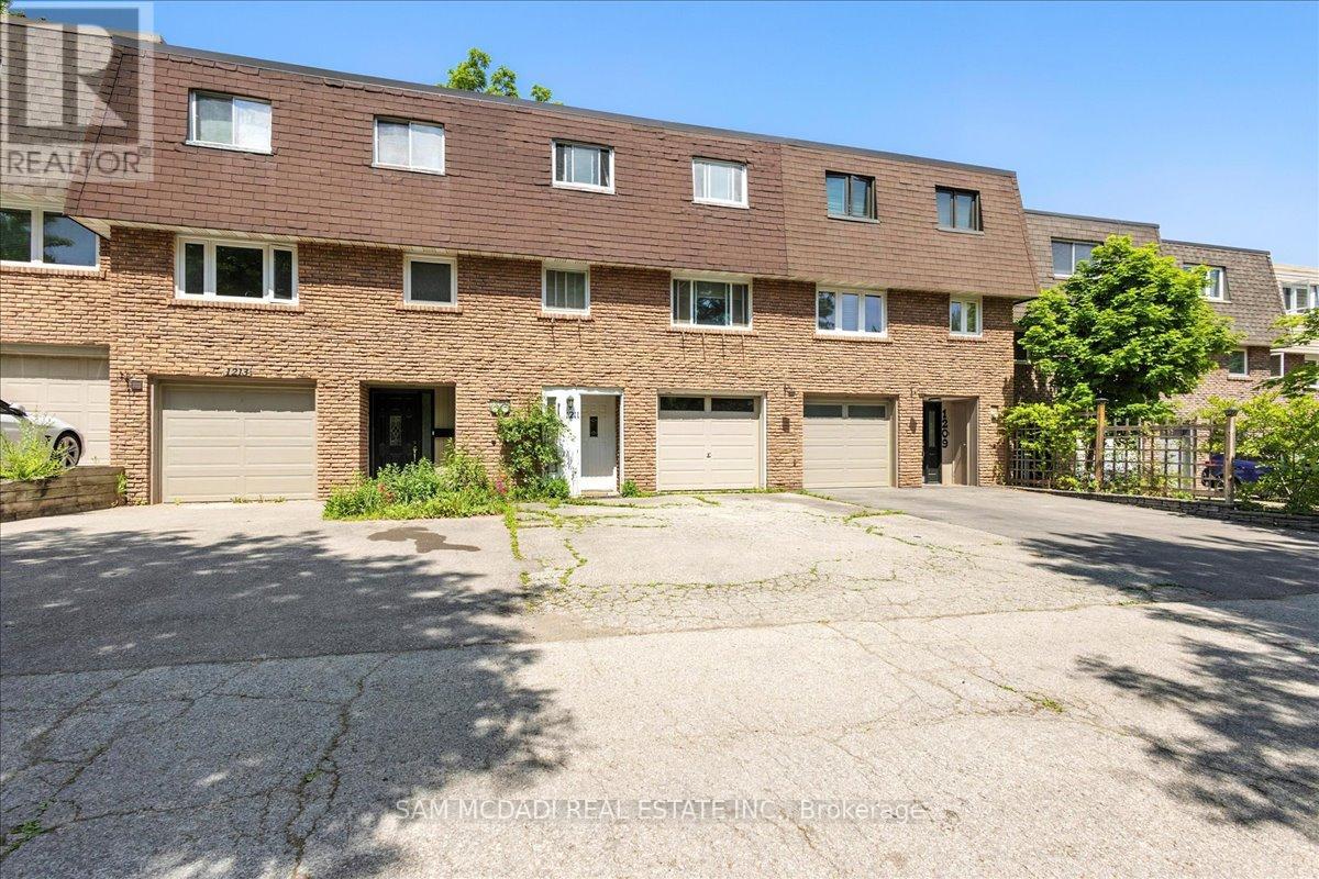 Property image for 1211 EIGHTH LINE|Oakville (FA Falgarwood), Ontario L6H2H2