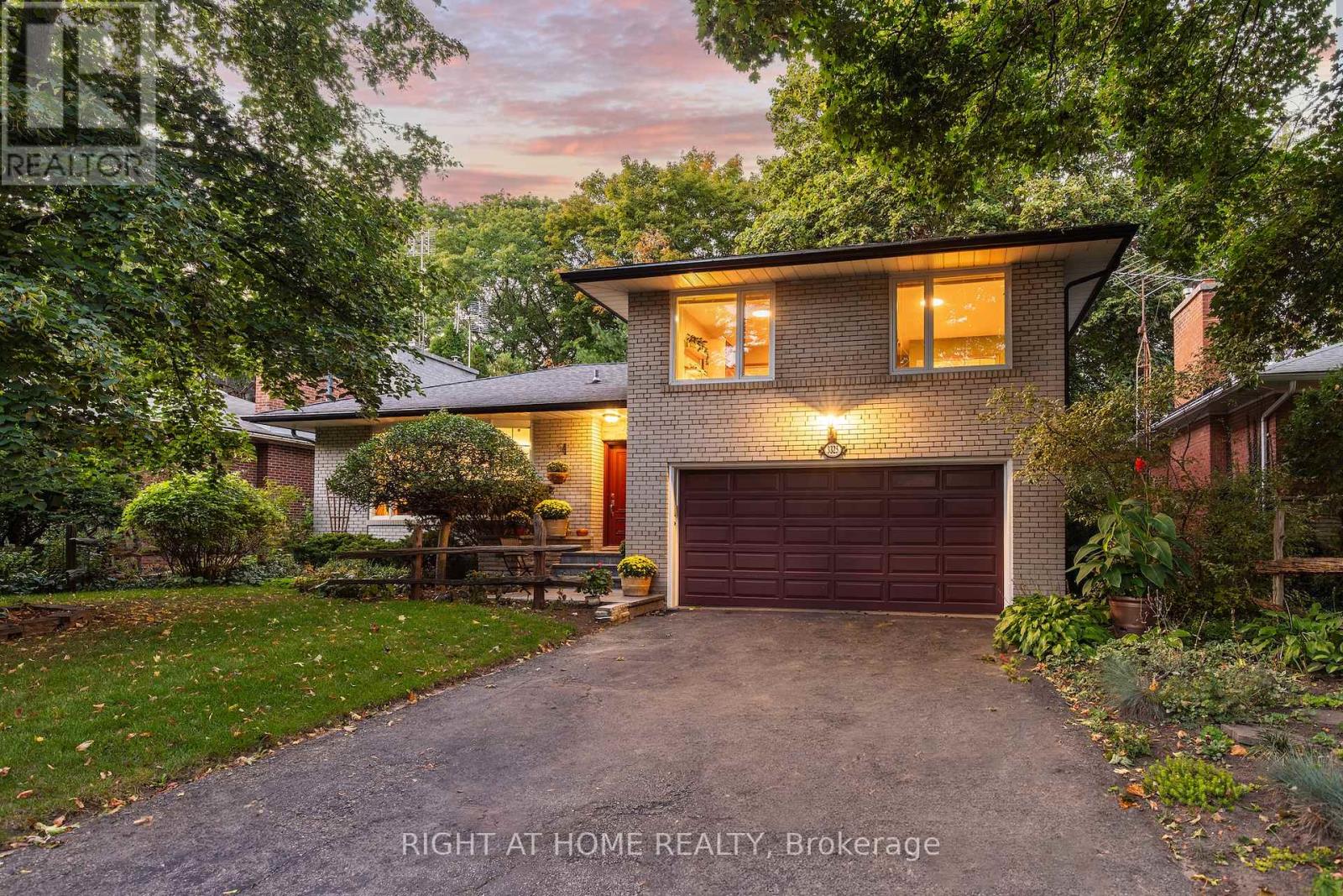 Property image for 3325 ENNISKILLEN CIRCLE|Mississauga (Erindale), Ontario L5C2M9