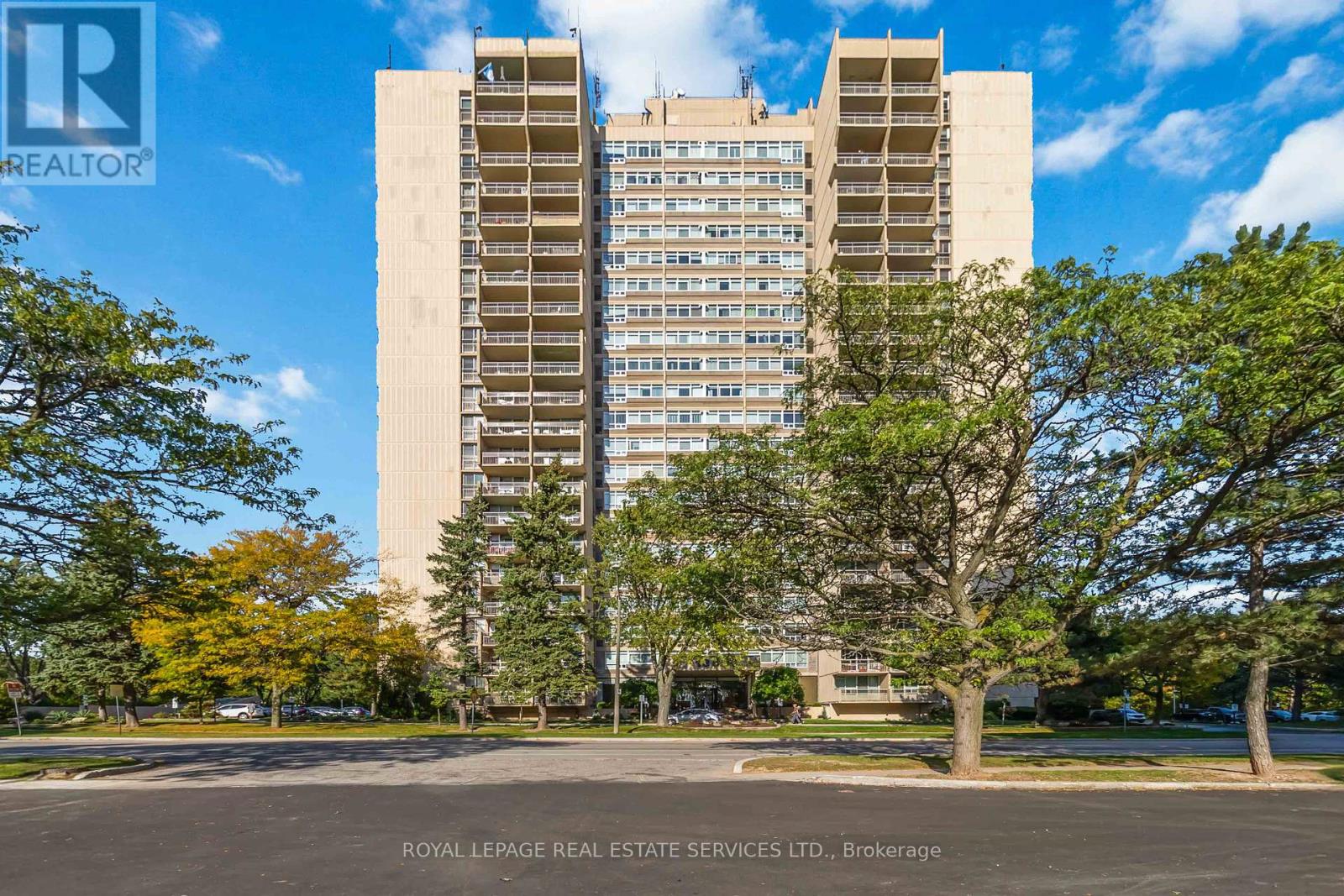 Property image for 602 - 1359 WHITE OAKS BOULEVARD|Oakville (FA Falgarwood), Ontario L6H2R8