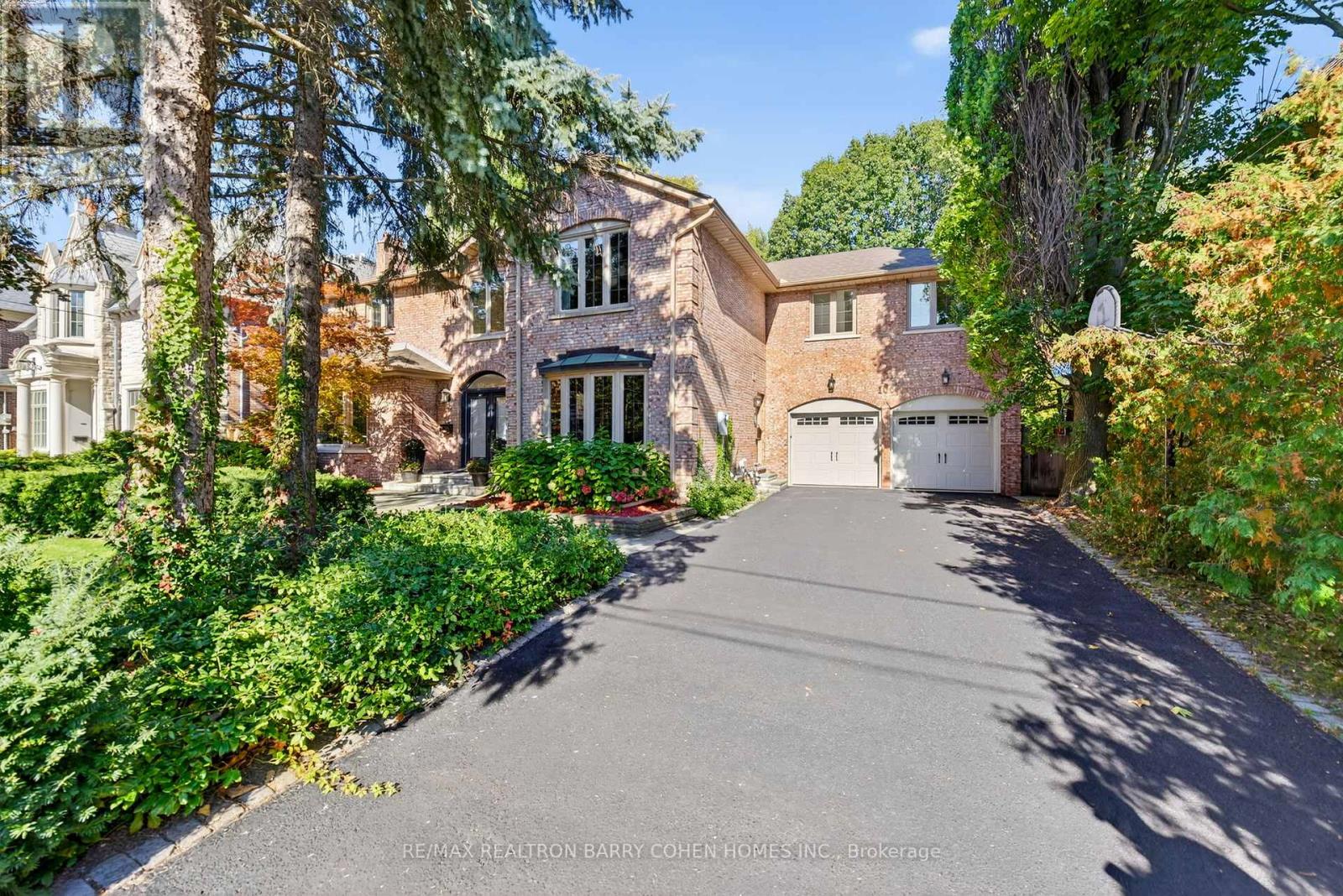 Property image for 106 HIGHLAND CRESCENT|Toronto (Bridle Path-Sunnybrook-York Mills), Ontario M2L1H1
