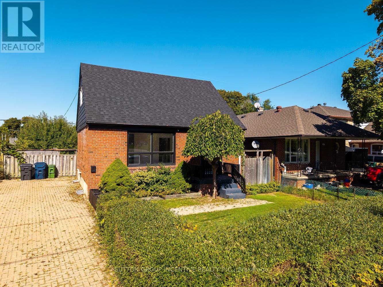 Property image for 65 BARRHEAD CRESCENT|Toronto (Rexdale-Kipling), Ontario M9W3Z8