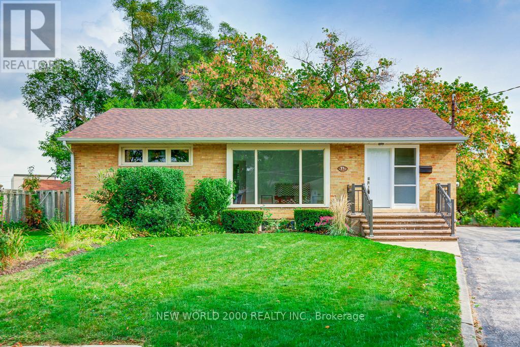Property image for 21 RESTEVER GATE|Toronto (Rexdale-Kipling), Ontario M9W4B8