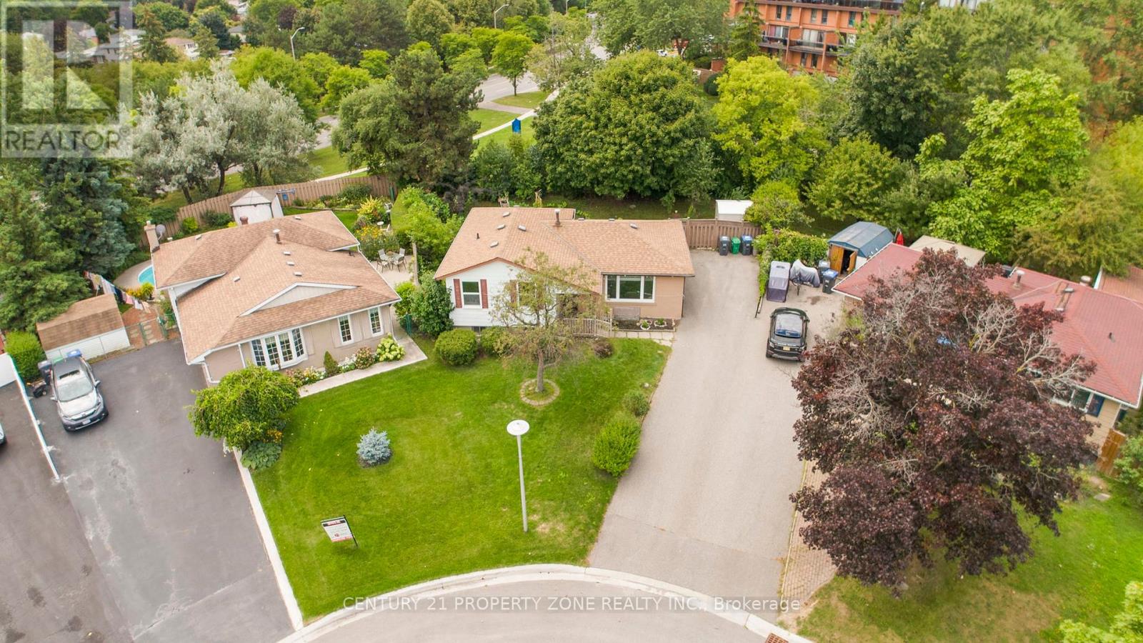 Property image for 29 FINCHLEY CRESCENT|Brampton (Southgate), Ontario L6T3P5