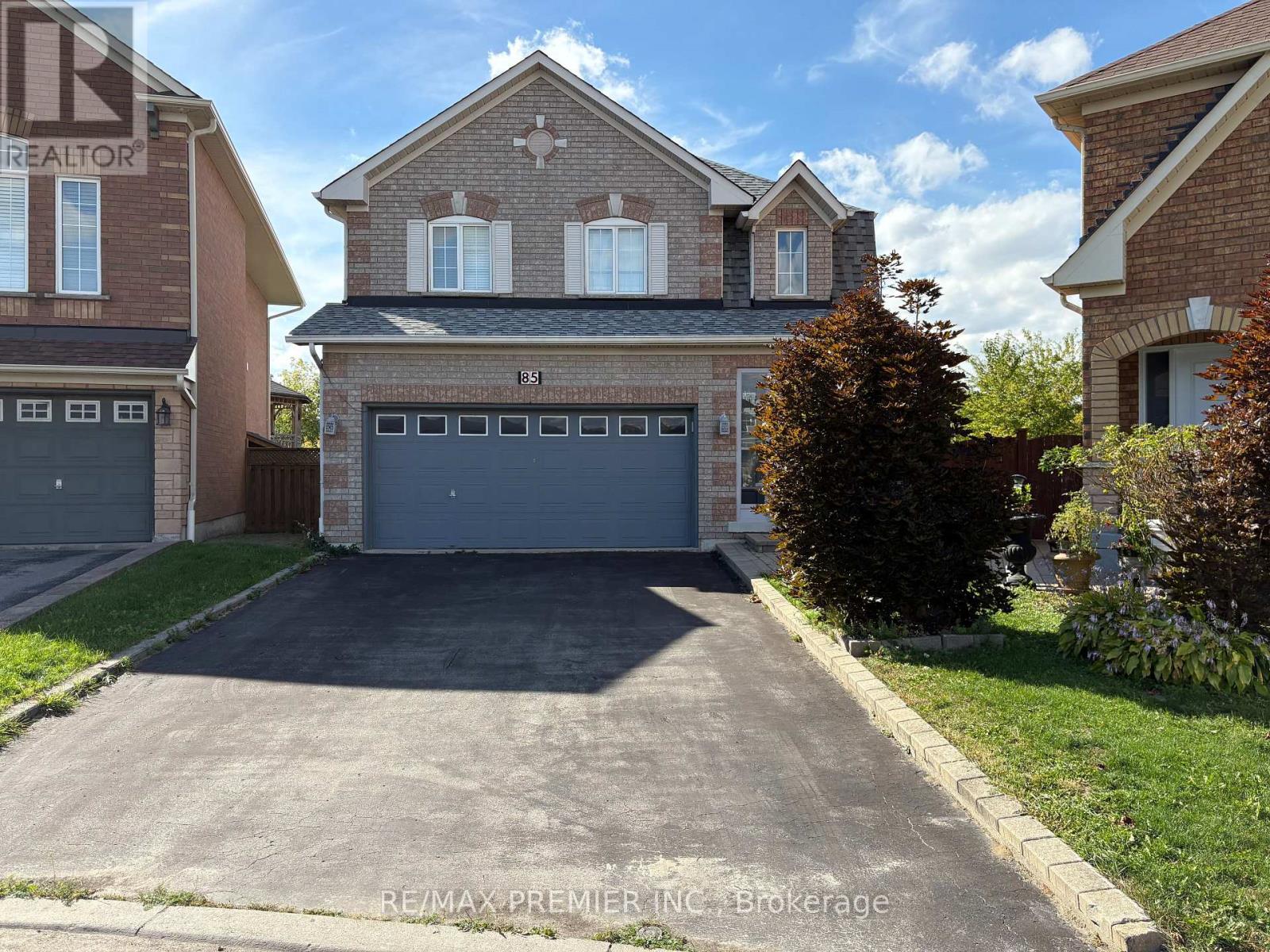 Property image for 85 MEADOW OAK PLACE|Toronto (Humberlea-Pelmo Park), Ontario M9N3Z6