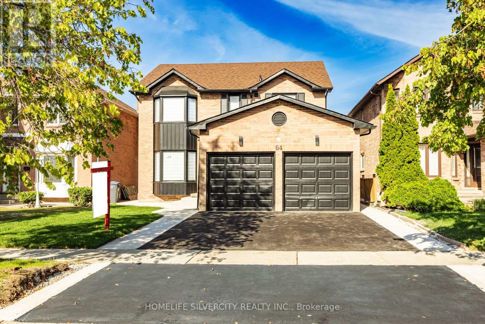 Property image for 64 CLYDESDALE CIRCLE|Brampton (Fletcher's Creek South), Ontario L6Y3P9