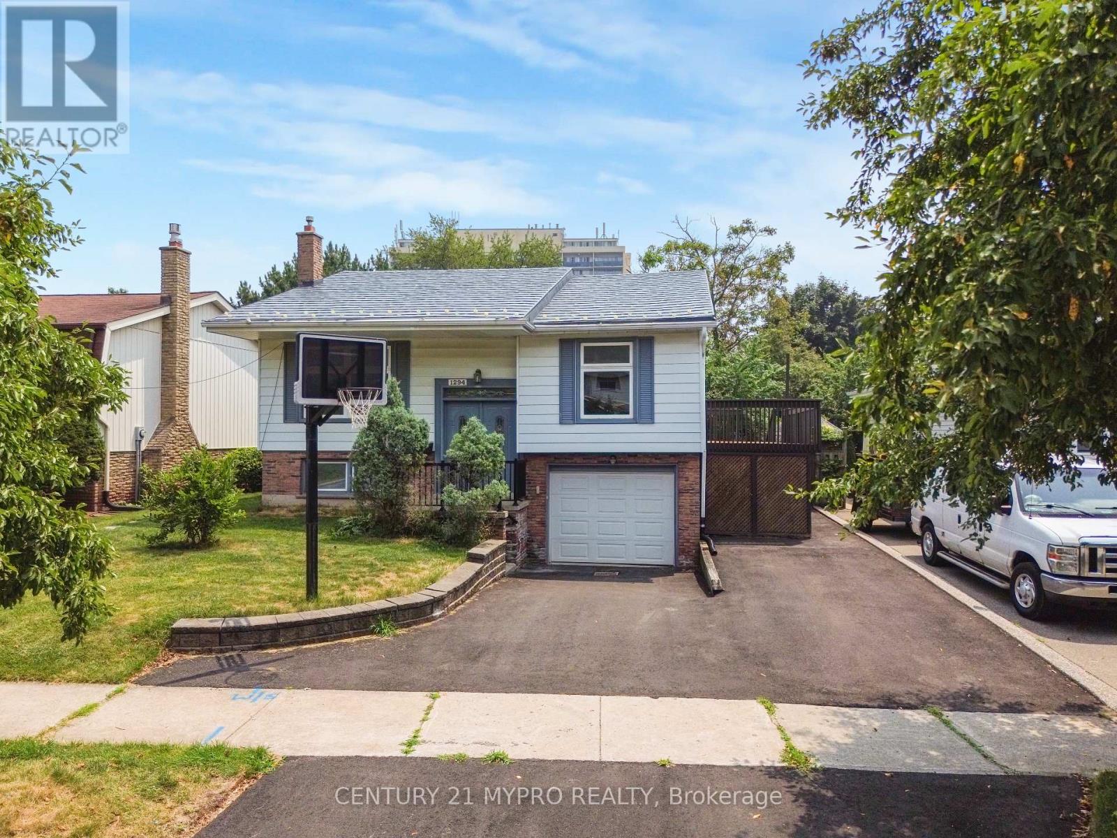 Property image for 1294 FOREST HILL|Oakville (FA Falgarwood), Ontario L6H2S4