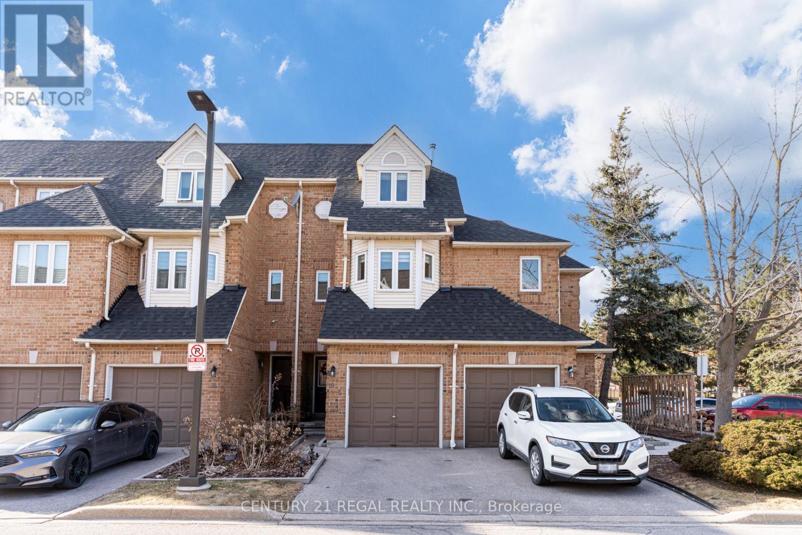 Property image for 19 - 45 BRISTOL ROAD E|Mississauga (Hurontario), Ontario L4Z3P5